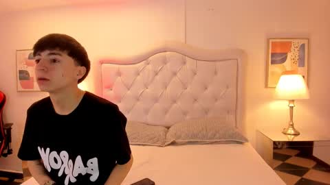 ethan and ava online show from January 19, 1:22 pm