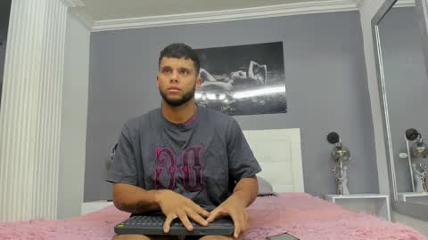 ethan helmut online show from January 15, 11:10 am