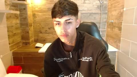 E T H A N  online show from March 18, 7:17 pm