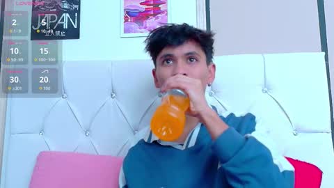 Snapshot of ethan_westt chatting on November 14, 8:40 pm Ethan online show from November 14, 8:40 pm