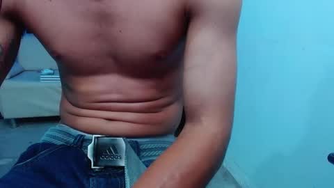 Snapshot of ethan_white_ chatting on February 18, 3:10 am ethan white online show from February 18, 3:10 am