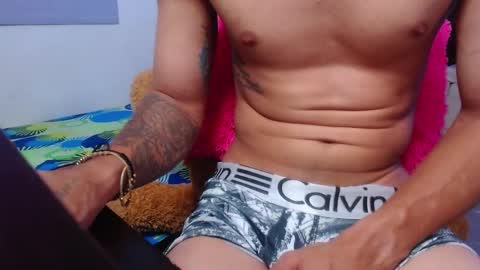 Snapshot of ethan_white_ chatting on February 21, 9:24 am ethan white online show from February 21, 9:24 am