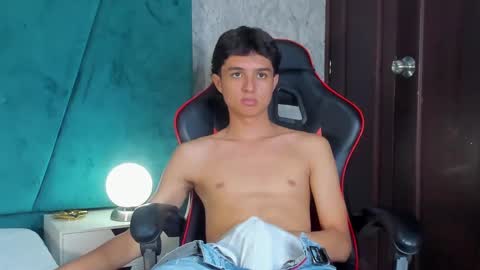 ethanlowell online show from January 29, 8:04 pm