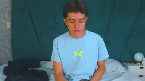 ethanlowell online show from February 3, 2:58 am