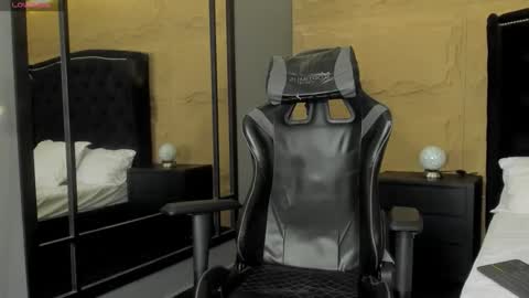 ethanlowell online show from November 30, 6:50 am