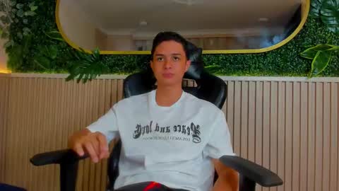 ethanlowell online show from January 12, 4:29 am