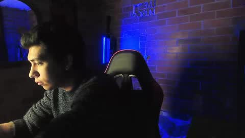 ethann2_ online show from April 4, 6:22 am