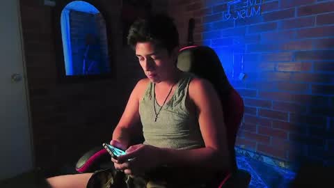 ethann2_ online show from April 5, 6:54 am