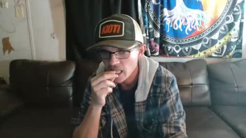 Ethan Steele online show from January 1, 1:37 am