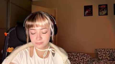 Emily online show from November 15, 5:27 am