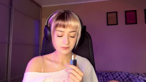 Emily online show from November 21, 5:06 am