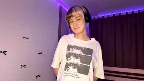 Emily online show from November 24, 1:11 pm