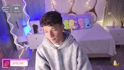 ette online show from January 8, 3:20 am