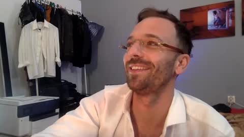 Snapshot of euginehot chatting on March 5, 11:28 am euginehot online show from March 5, 11:28 am