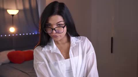 Camila online show from December 3, 8:23 am