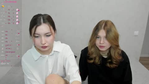 Veronica Tiia Lilith left to right online show from February 26, 12:49 am