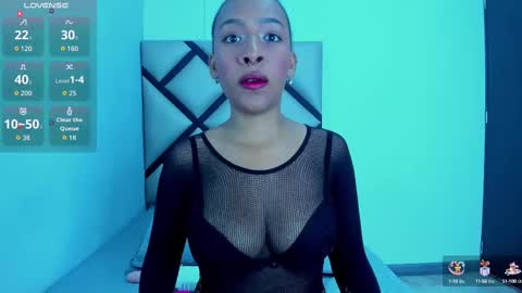 Snapshot of euphoria_06 chatting on October 4, 3:37 am euphoria_06 online show from October 4, 3:37 am