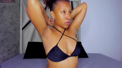 Snapshot of euphoria_06 chatting on December 2, 4:29 am euphoria_06 online show from December 2, 4:29 am