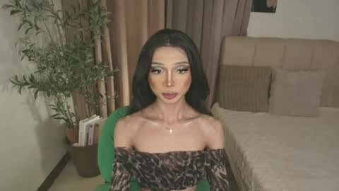 Snapshot of euphoric_goddess chatting on July 2, 8:42 am euphoric_goddess online show from July 2, 8:42 am