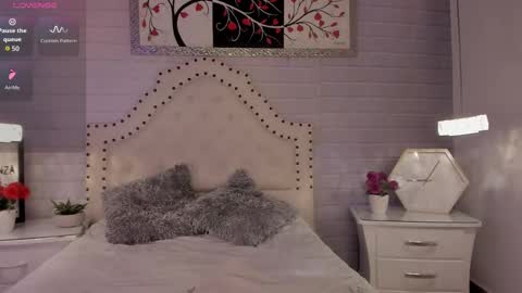 Snapshot of eureekaa chatting on September 27, 2:05 am Eurekaa online show from September 27, 2:05 am