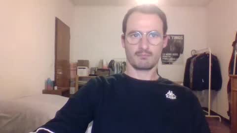 Snapshot of europe_bang chatting on December 16, 6:35 pm Andrea online show from December 16, 6:35 pm