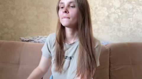 Snapshot of eva_calvin chatting on June 3, 7:33 am Eva Calvin online show from June 3, 7:33 am