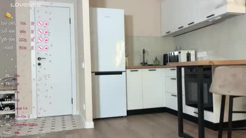 Snapshot of eva_collins_x chatting on December 15, 1:21 am Eva online show from December 15, 1:21 am