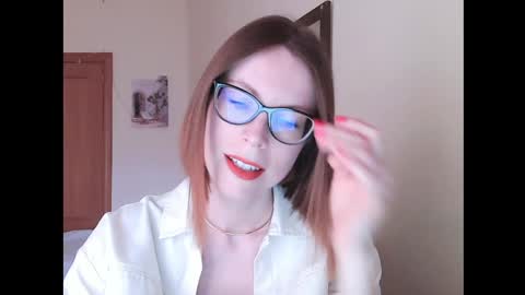 Snapshot of eva_cutesmile chatting on April 1, 5:54 pm Eva online show from April 1, 5:54 pm