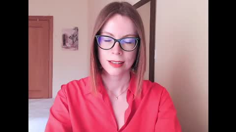 Snapshot of eva_cutesmile chatting on April 3, 4:49 pm Eva online show from April 3, 4:49 pm