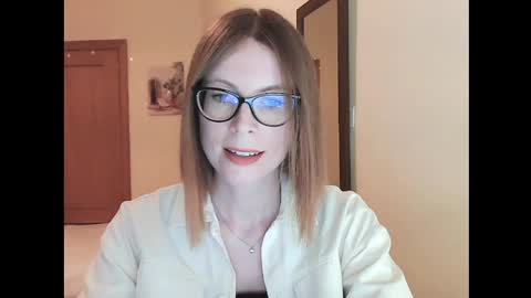 Snapshot of eva_cutesmile chatting on April 24, 6:54 pm Eva online show from April 24, 6:54 pm