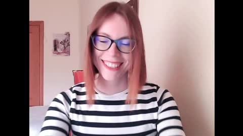 Snapshot of eva_cutesmile chatting on May 5, 5:10 pm Eva online show from May 5, 5:10 pm