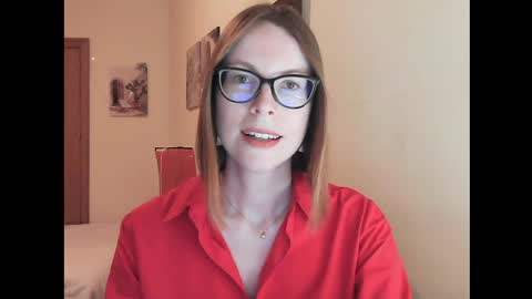 Snapshot of eva_cutesmile chatting on May 6, 5:51 pm Eva online show from May 6, 5:51 pm