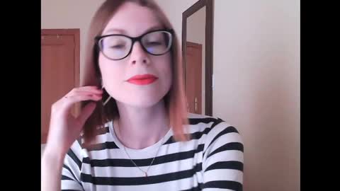 Snapshot of eva_cutesmile chatting on May 7, 6:13 pm Eva online show from May 7, 6:13 pm