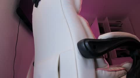 Eva Davis online show from January 31, 5:09 am