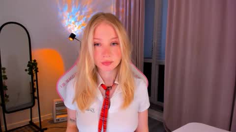 Eva Davis online show from March 28, 3:06 am