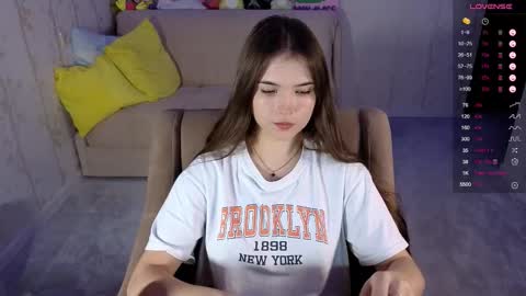 Snapshot of eva_davie chatting on October 22, 1:55 pm Eva online show from October 22, 1:55 pm