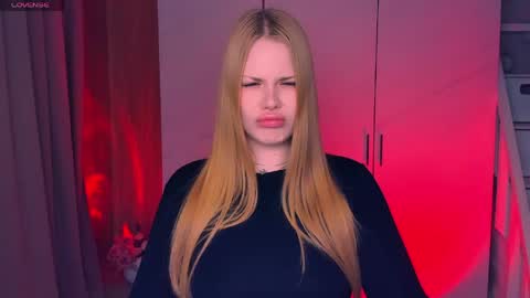 Eva online show from May 12, 11:24 pm