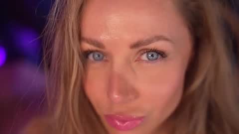 Snapshot of eva_fashionista chatting on July 3, 8:04 pm Eva online show from July 3, 8:04 pm
