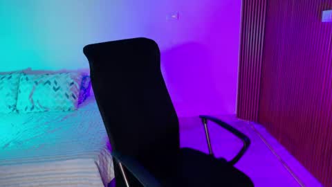 Snapshot of eva_hillss69 chatting on July 25, 12:58 pm Eva online show from July 25, 12:58 pm