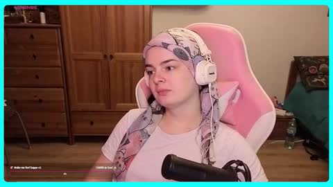 Snapshot of eva_katt chatting on September 22, 10:28 am Gamer Katt online show from September 22, 10:28 am