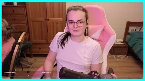 Snapshot of eva_katt chatting on October 12, 10:09 pm Gamer Katt online show from October 12, 10:09 pm