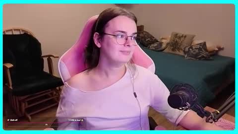 Snapshot of eva_katt chatting on October 21, 11:22 am Gamer Katt online show from October 21, 11:22 am