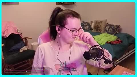 Snapshot of eva_katt chatting on December 19, 12:01 pm Gamer Katt online show from December 19, 12:01 pm