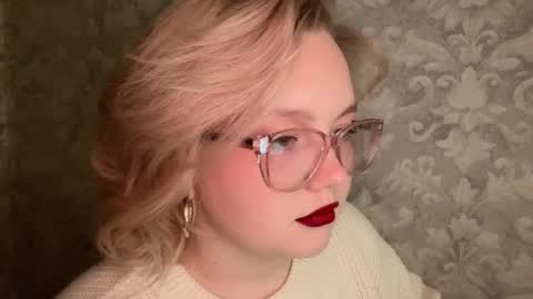 Snapshot of eva_kittenn chatting on September 17, 10:33 pm eva_kittenn online show from September 17, 10:33 pm