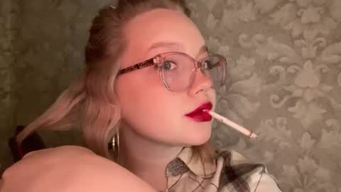 Snapshot of eva_kittenn chatting on September 21, 8:10 pm eva_kittenn online show from September 21, 8:10 pm