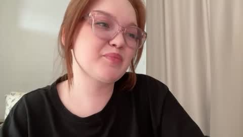Snapshot of eva_kittenn chatting on June 30, 2:29 pm eva_kittenn online show from June 30, 2:29 pm