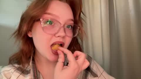 Snapshot of eva_kittenn chatting on July 18, 8:29 am eva_kittenn online show from July 18, 8:29 am