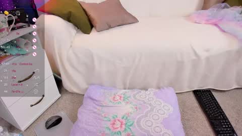 Snapshot of eva_lav chatting on January 9, 9:48 am Eva Lav online show from January 9, 9:48 am