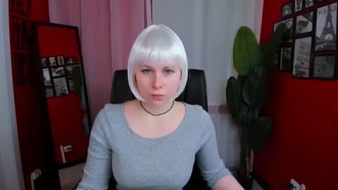 Snapshot of eva_lawrence chatting on September 24, 10:18 am Eva online show from September 24, 10:18 am