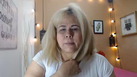 Snapshot of eva_love49 chatting on November 26, 12:06 pm eva_love49 online show from November 26, 12:06 pm